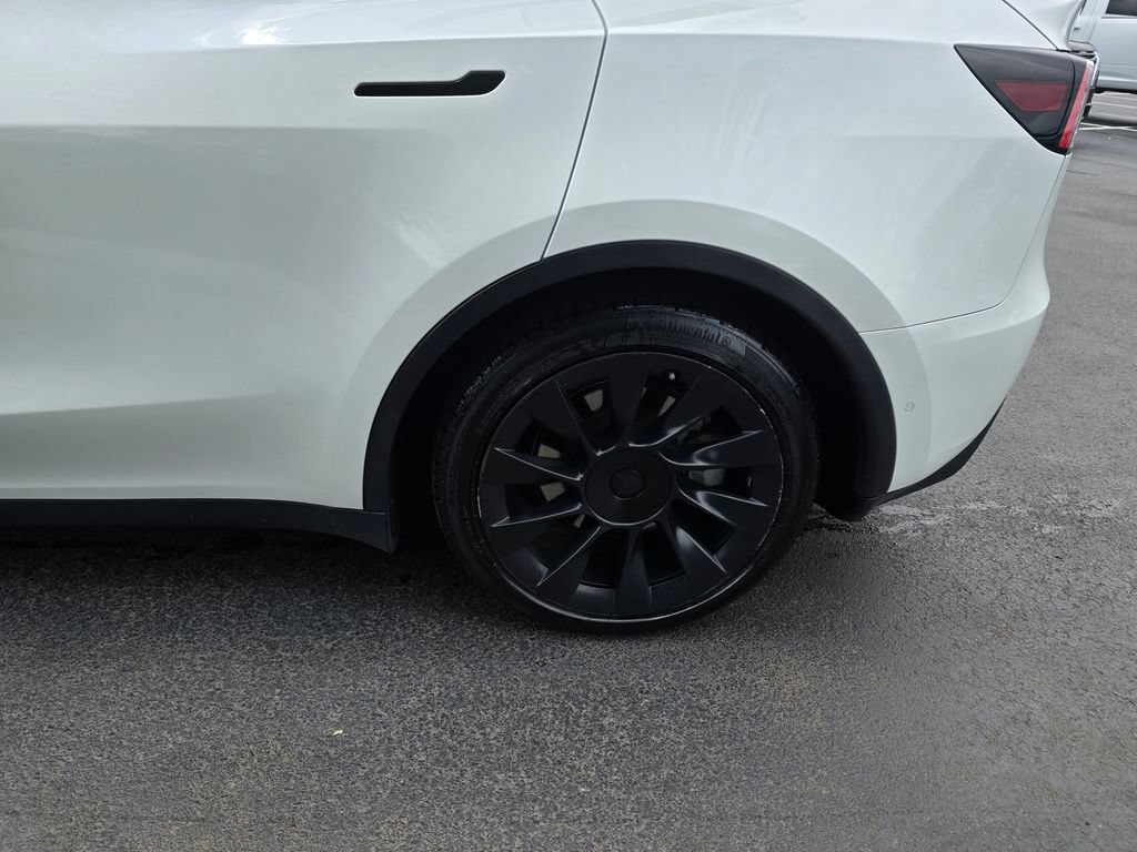 Used 2021 Tesla Model Y Long Range AWD/4WD image 4