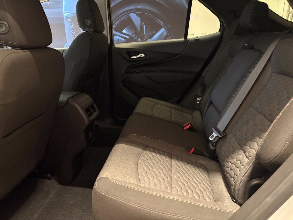 Used 2021 Chevrolet Equinox LT AWD/4WD image 16