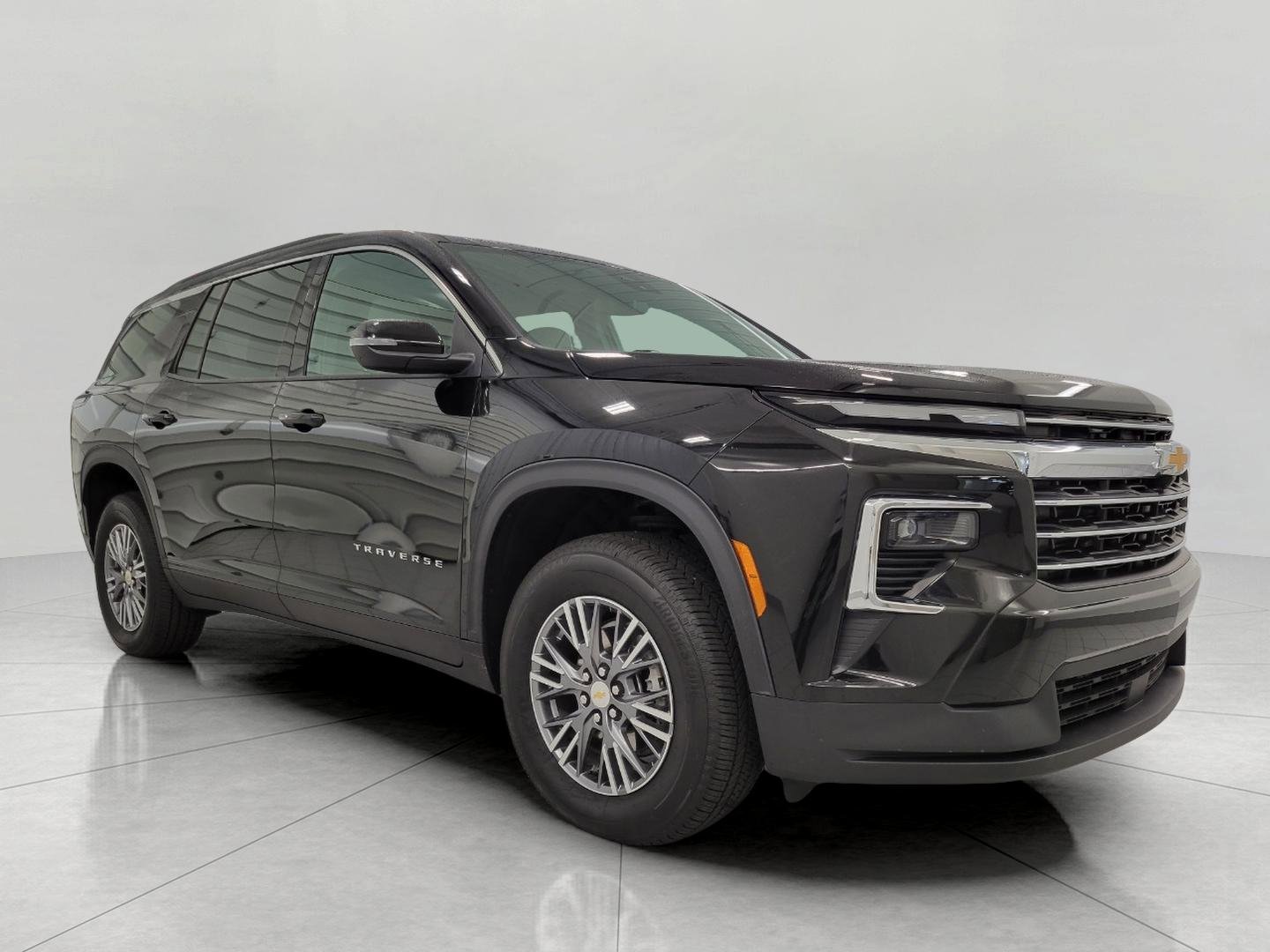 Used 2025 Chevrolet Traverse LT