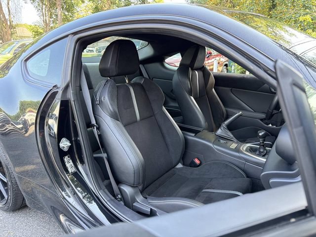 Used 2022 Toyota GR86 Premium w/ ALL Weather Mat Package (TMS) RWD image 14