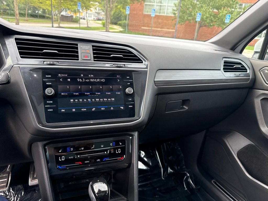 Used 2024 Volkswagen Tiguan SEL R-Line AWD/4WD image 20