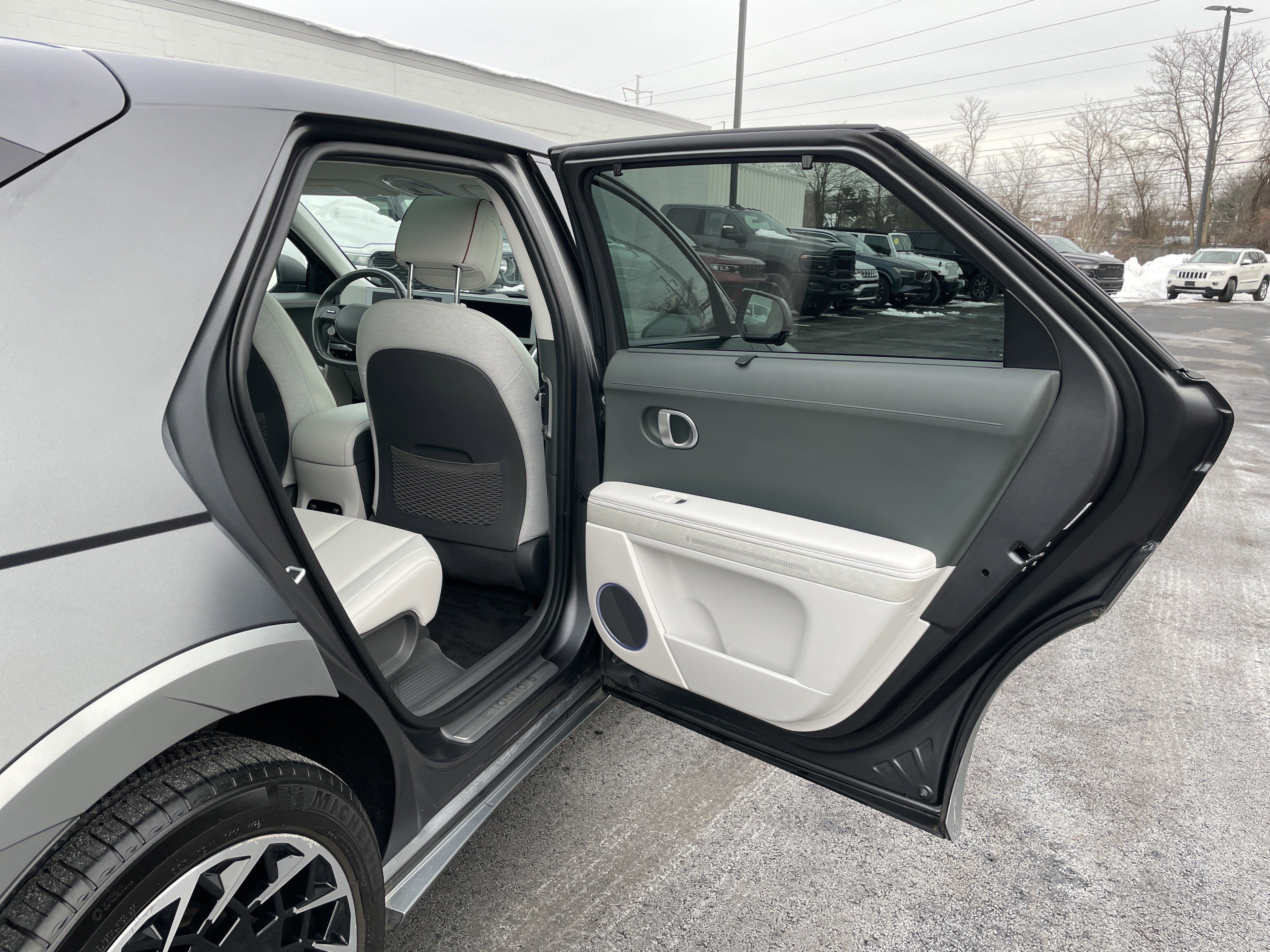 Used 2023 Hyundai Ioniq 5 Limited image 14