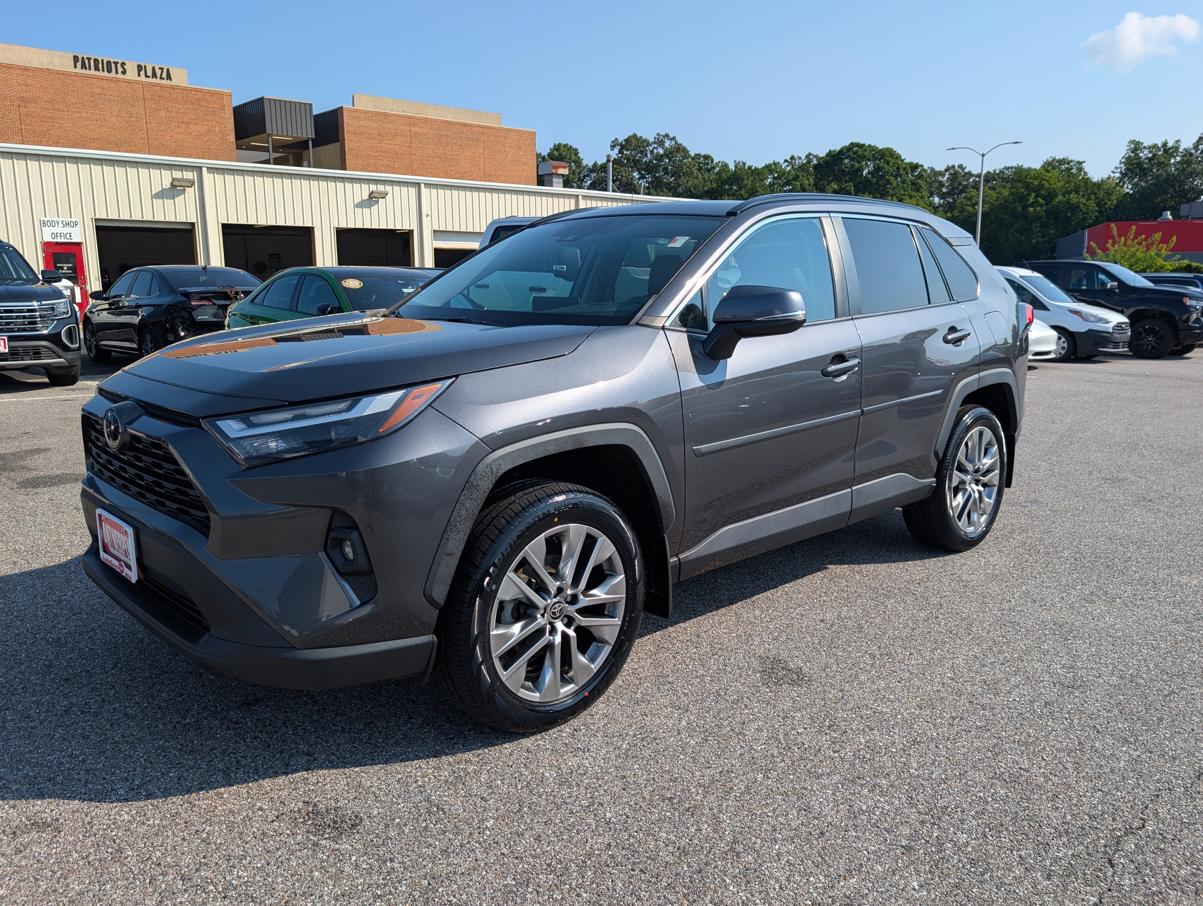 Used 2023 Toyota RAV4 XLE Premium AWD/4WD image 7