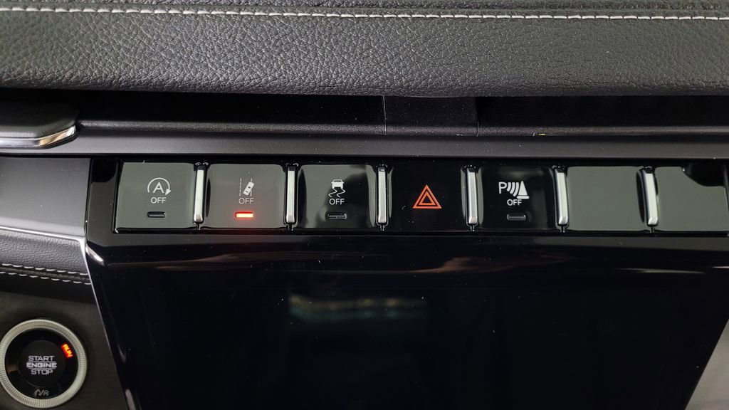 New 2025 Jeep Grand Cherokee Limited image 24