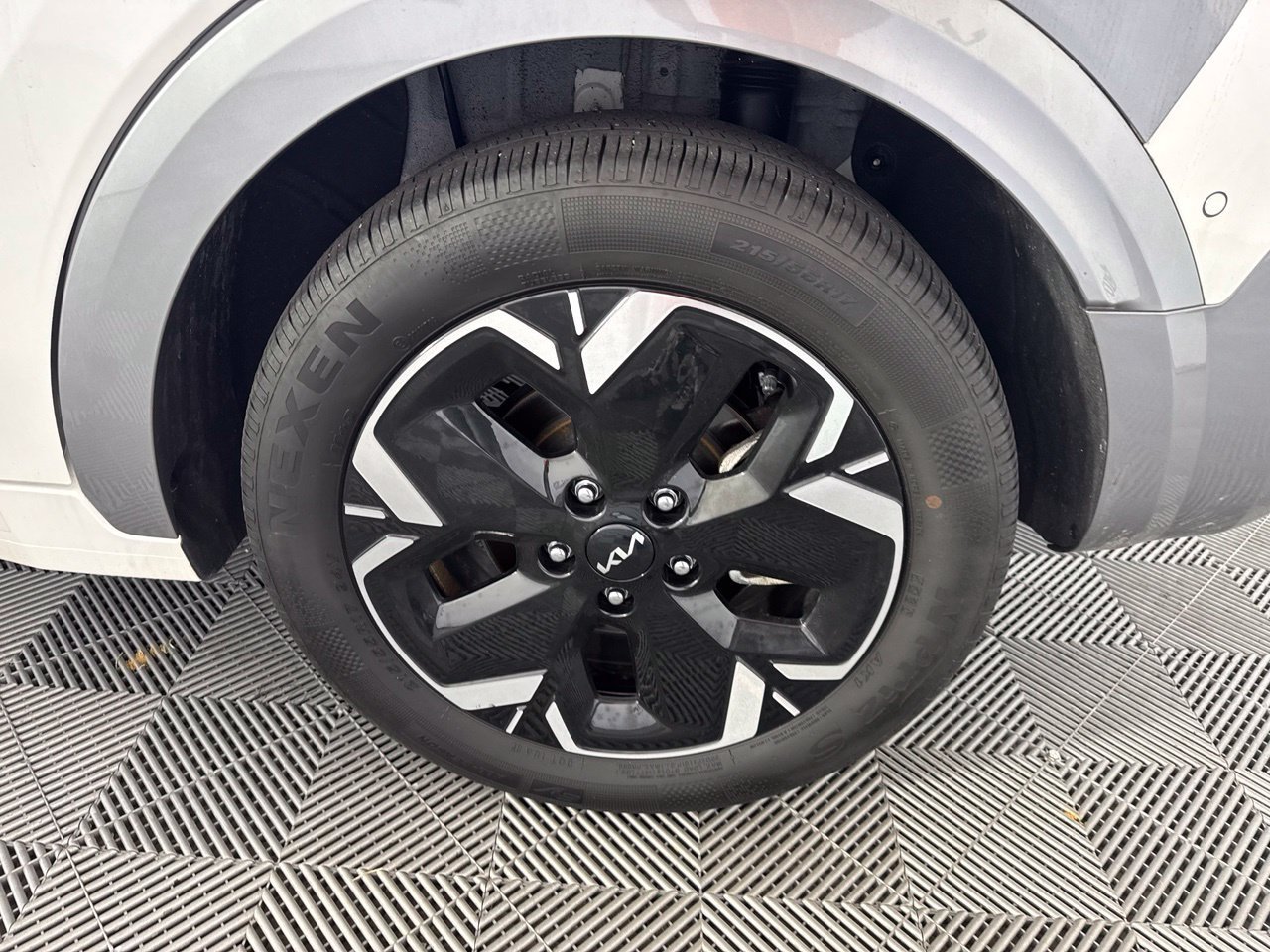Used 2023 Kia Niro Wave w/ Wave Preserve Package FWD image 12
