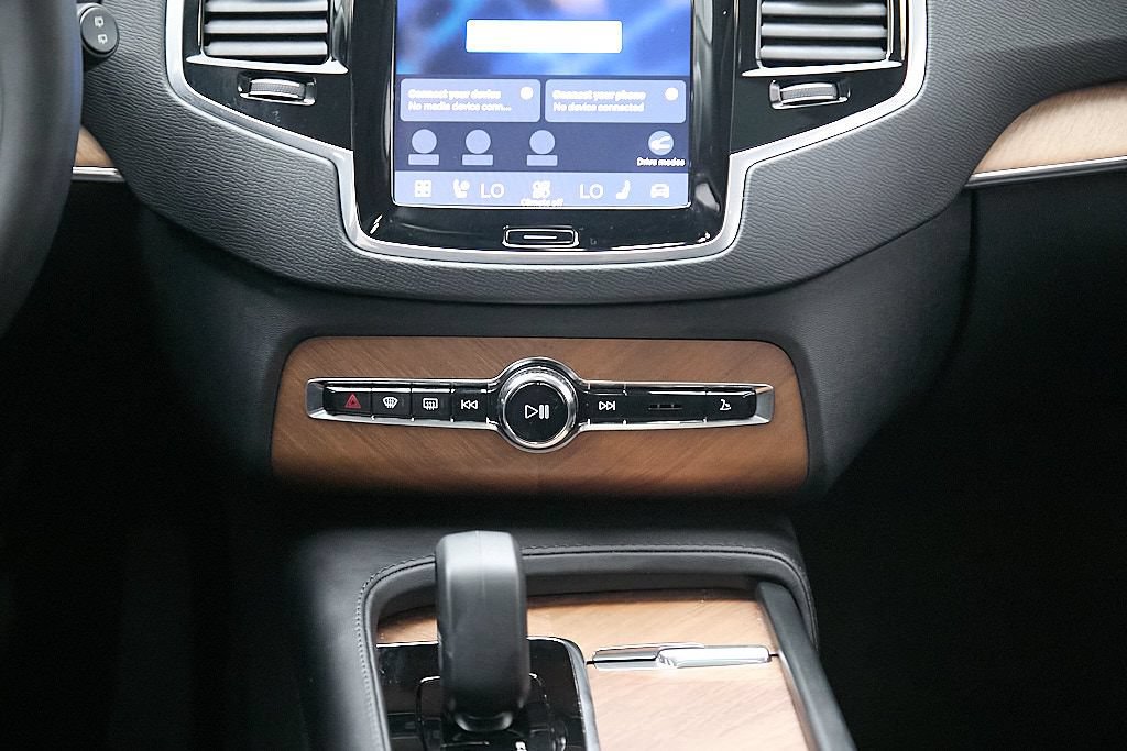 Certified 2024 Volvo XC90 B6 Plus w/ Protection Package Premier AWD/4WD image 29