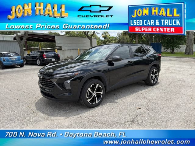 Used 2024 Chevrolet Trax RS w/ Driver Confidence Package FWD image 2