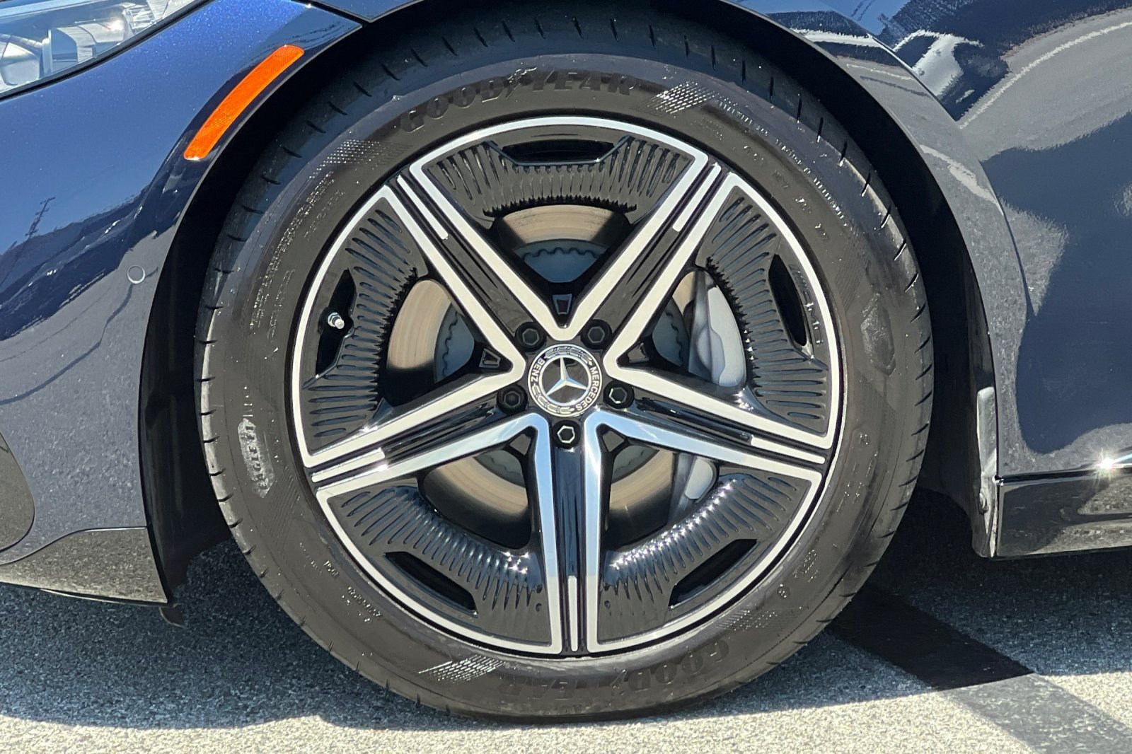Certified 2023 Mercedes-Benz EQS 580 4MATIC Sedan image 12