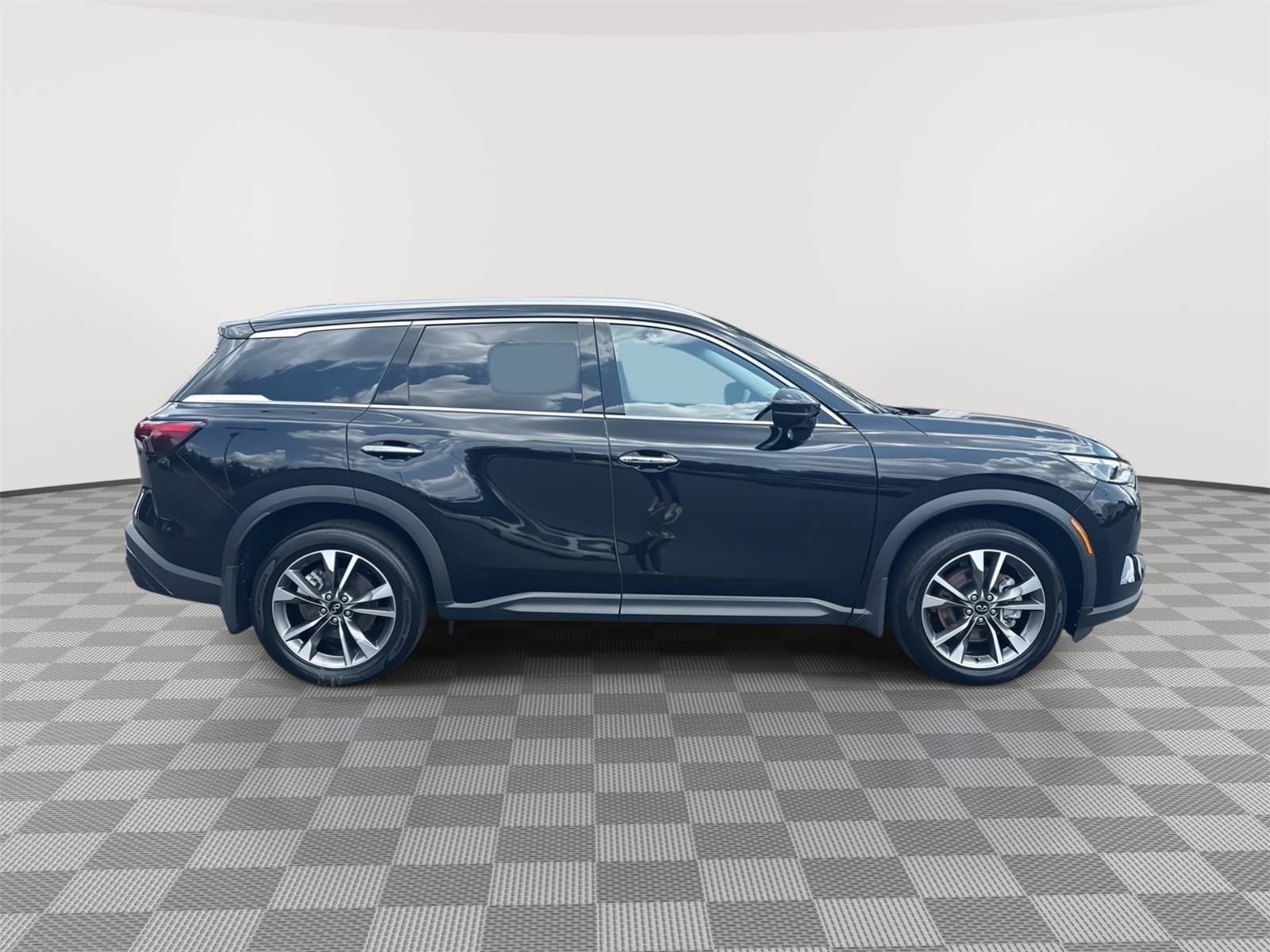 Used 2025 INFINITI QX60 Luxe w/ Cargo Package FWD image 5