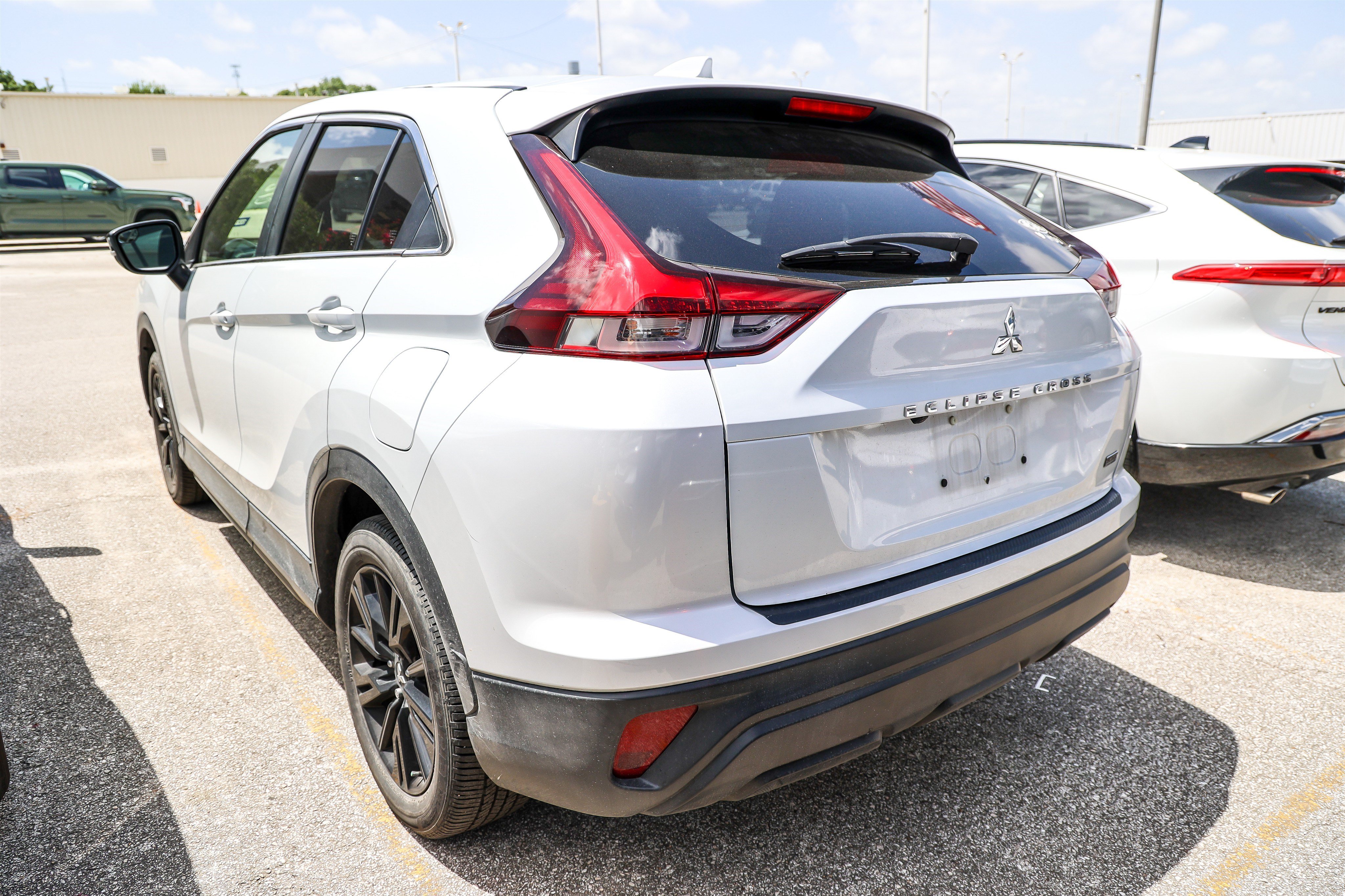 Used 2023 Mitsubishi Eclipse Cross LE AWD/4WD image 8