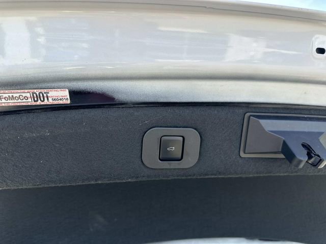 Used 2019 Lincoln Continental Reserve image 15