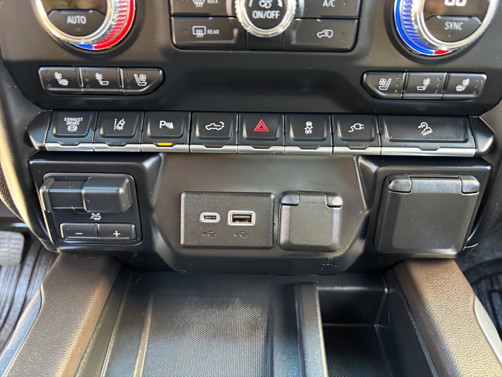 Used 2020 GMC Sierra 2500 Denali w/ Technology Package image 30