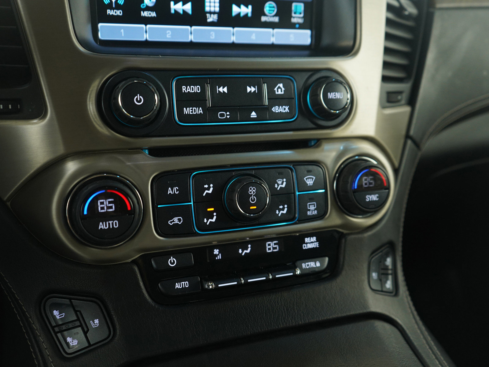 Used 2018 GMC Yukon XL Denali w/ Open Road Package image 27