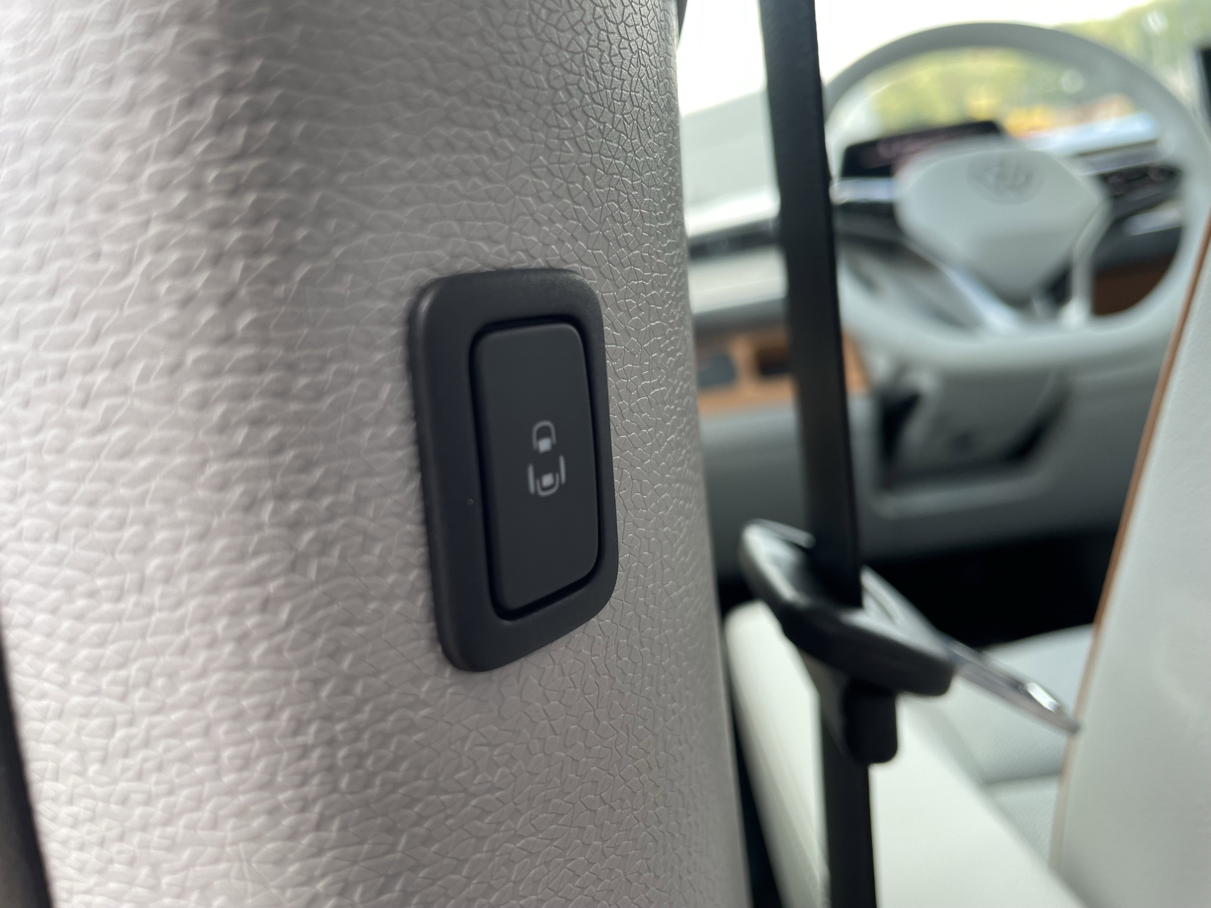 New 2025 Volkswagen ID. Buzz Pro S Plus image 13