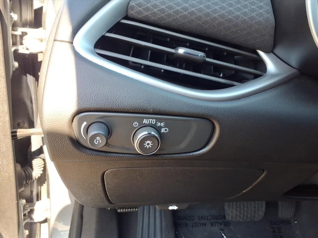 Used 2024 Chevrolet Malibu LS image 32