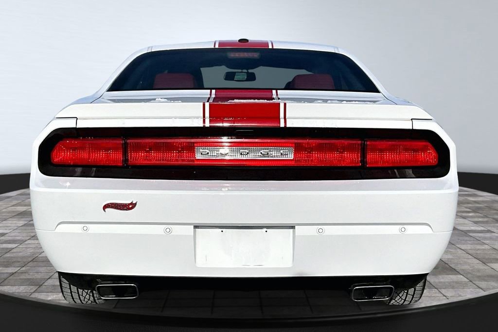 Used 2013 Dodge Challenger SXT RWD image 4