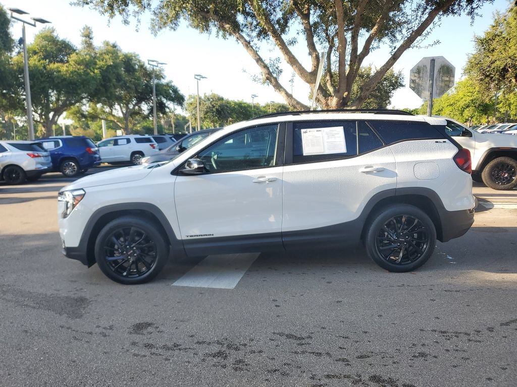 Certified 2023 GMC Terrain SLE w/ Driver Convenience Package FWD image 2