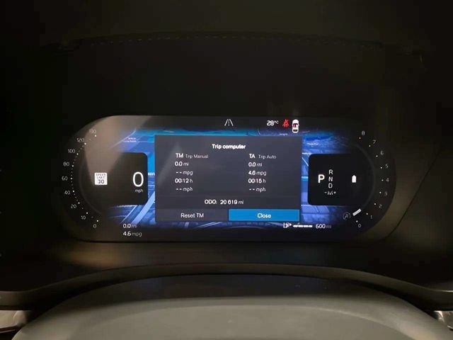 Used 2025 Volvo V60 B5 Cross Country Plus AWD/4WD image 12