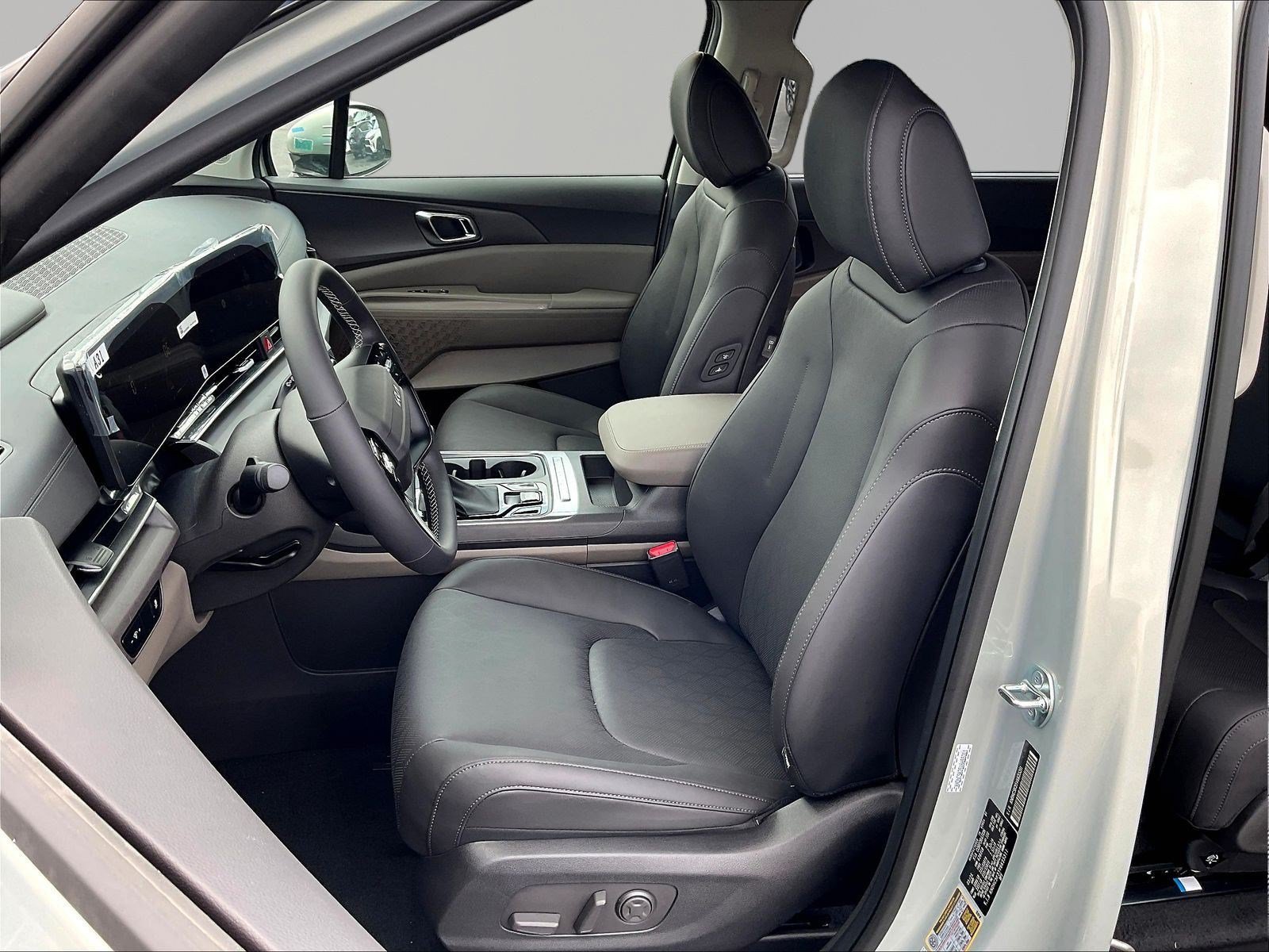 New 2027 Kia Carnival EX FWD image 17