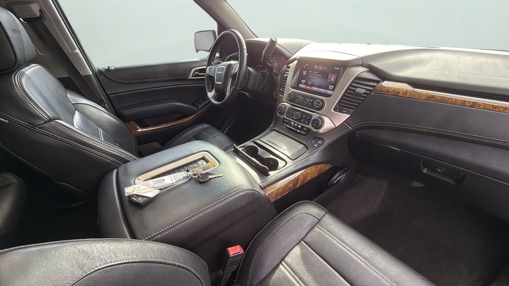 Used 2015 GMC Yukon Denali w/ Premium Package image 23