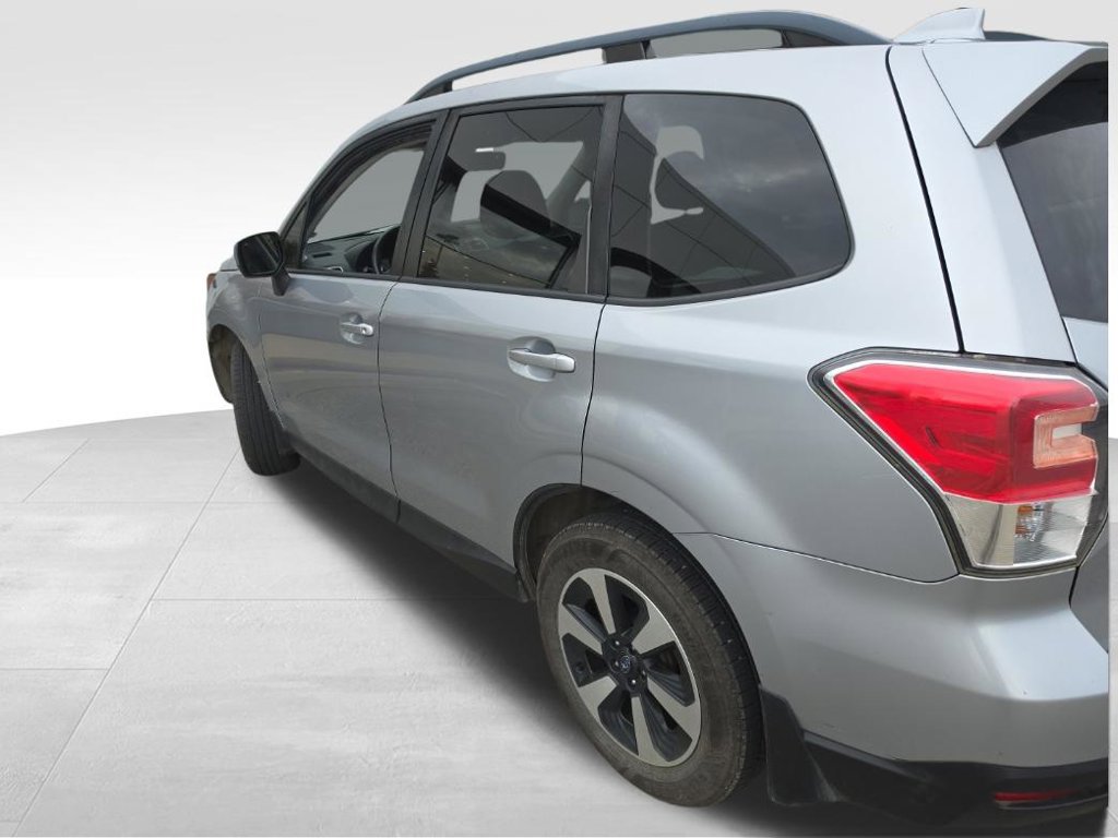 Used 2017 Subaru Forester 2.5i Premium w/ All-Weather Package AWD/4WD image 12