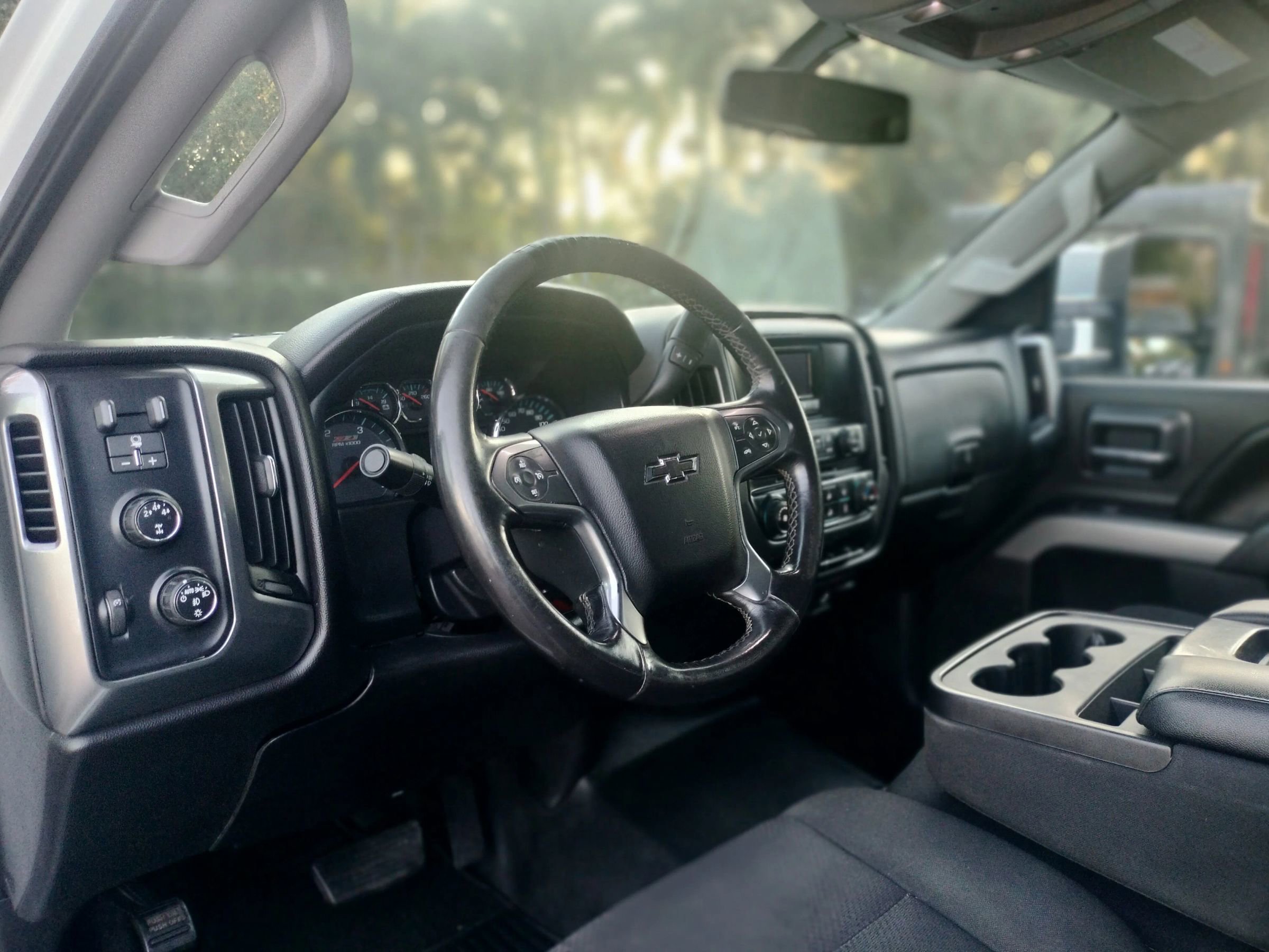 Used 2015 Chevrolet Silverado 2500 LT w/ Z71 Package, Off-Road AWD/4WD image 14