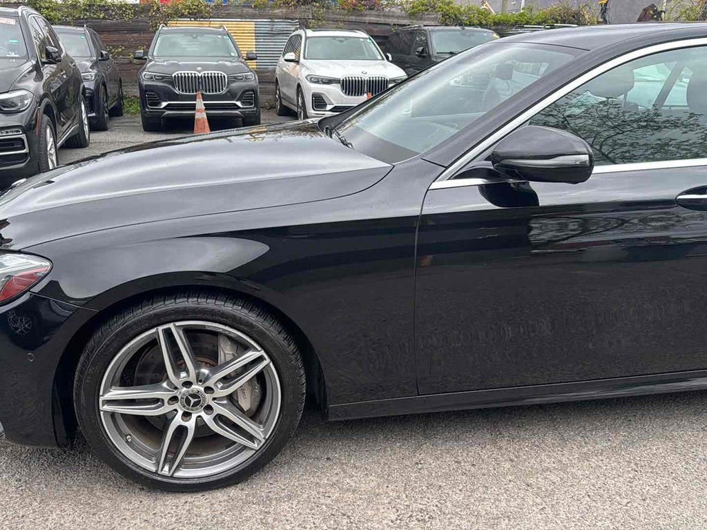 Used 2018 Mercedes-Benz E 300 4MATIC w/ Premium 2 Package image 8