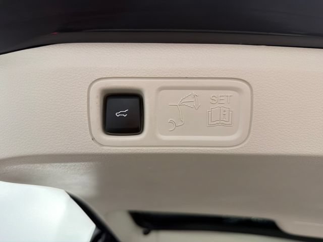 Used 2024 Lincoln Navigator Black Label AWD/4WD image 12