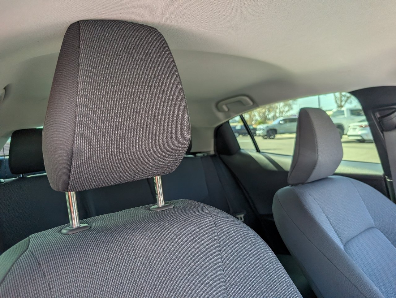 Used 2024 Toyota Prius LE FWD image 3