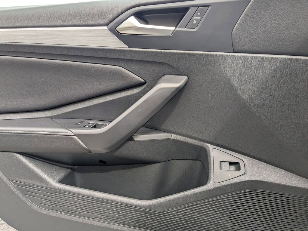 Used 2025 Volkswagen Jetta S image 11