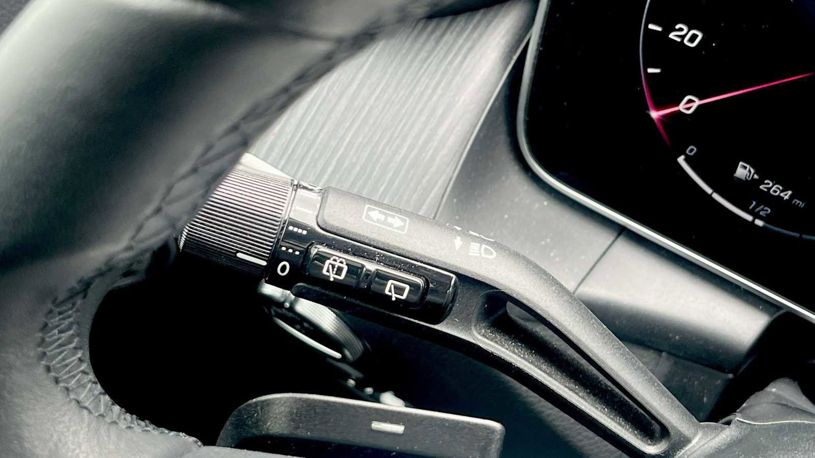 Used 2023 Mercedes-Benz GLC 300 4MATIC image 42