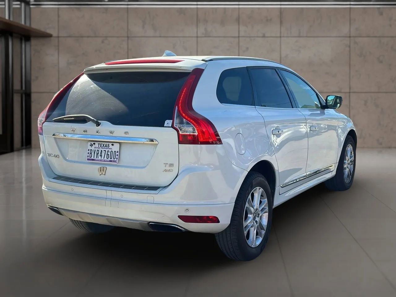Used 2016 Volvo XC60 T5 Premier image 2