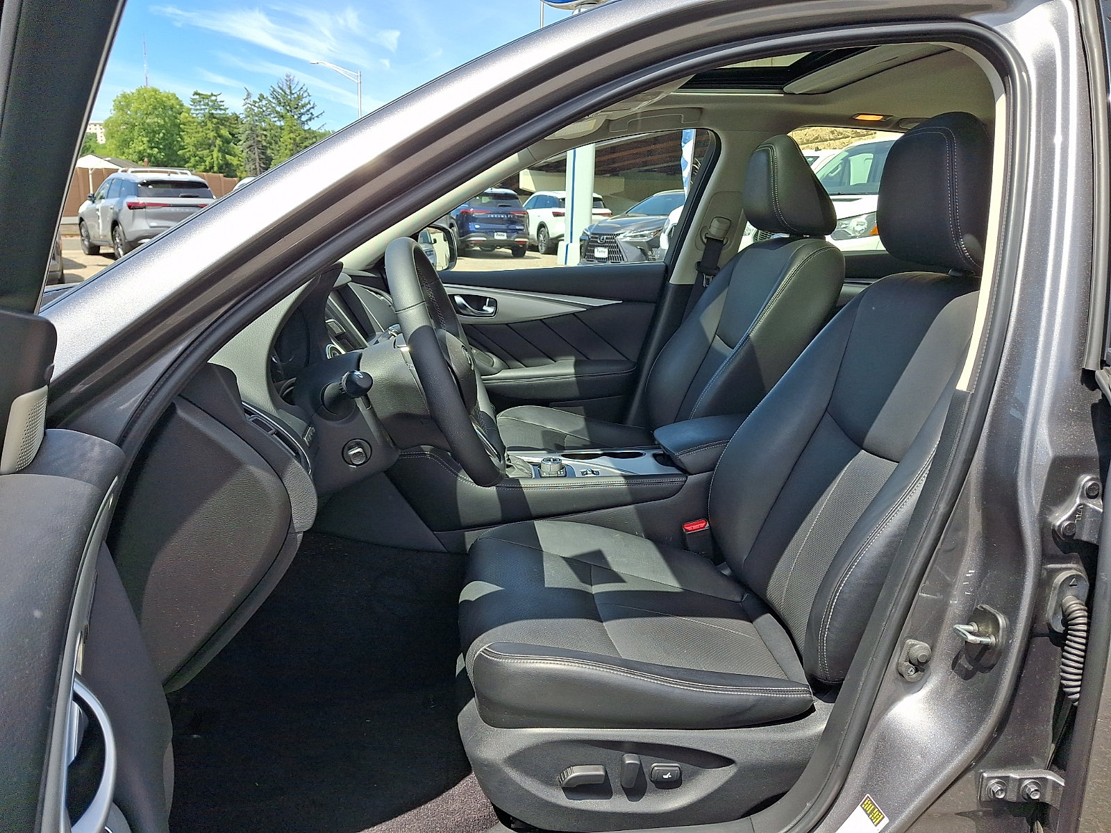 Certified 2023 INFINITI Q50 Luxe w/ Cargo Package AWD/4WD image 14