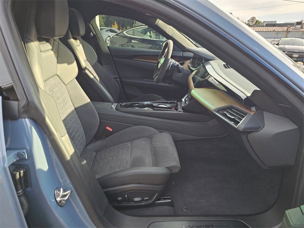 Used 2022 Audi e-tron GT Premium Plus image 12