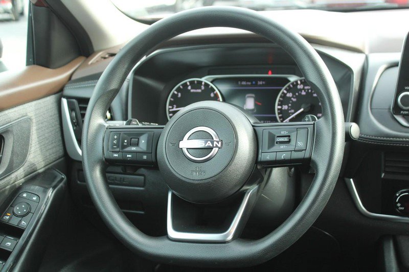 Used 2023 Nissan Rogue S image 15
