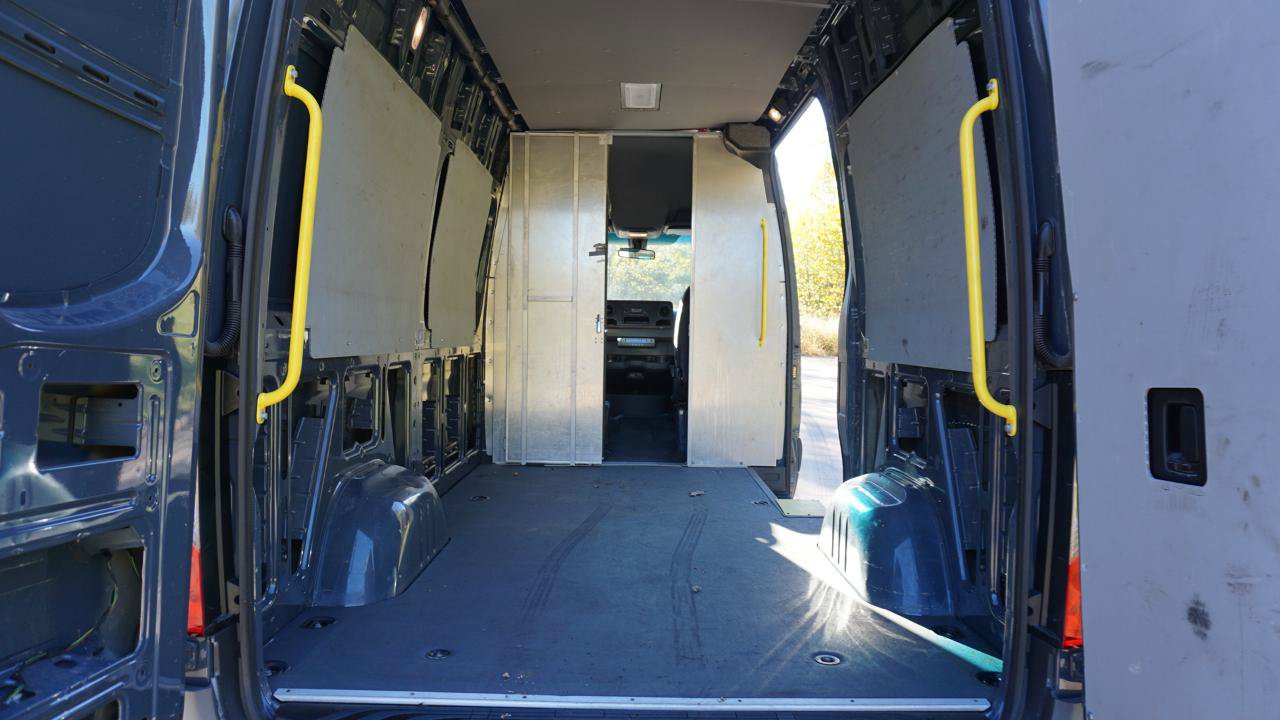 Used 2019 Mercedes-Benz Sprinter 144 image 23