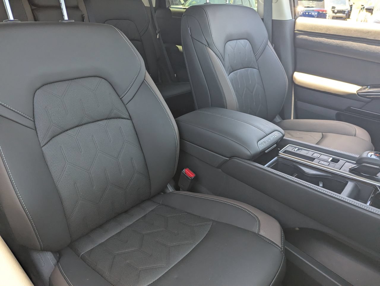 New 2026 Nissan Pathfinder Platinum w/ Accent Package FWD image 30
