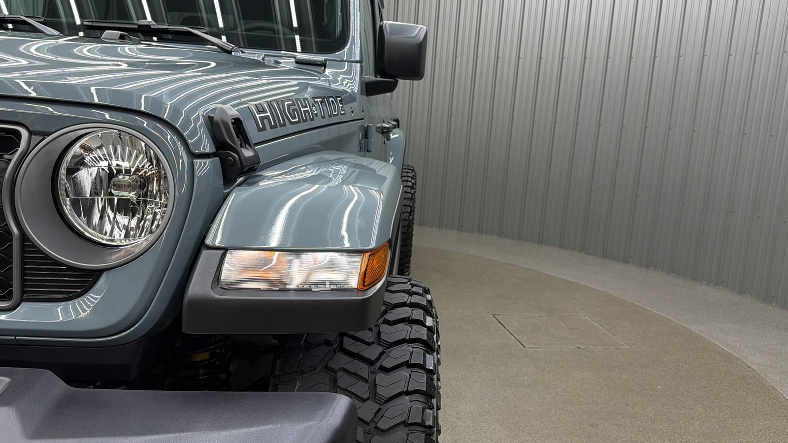 Used 2025 Jeep Gladiator Sport AWD/4WD image 13