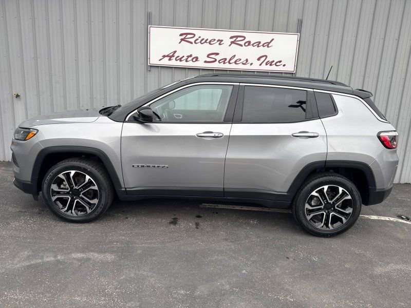 Used 2022 Jeep Compass Limited image 14