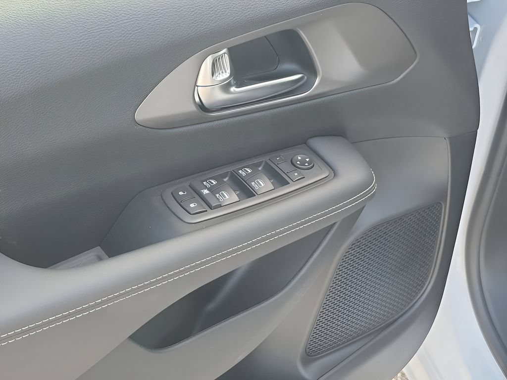 New 2026 Chrysler Voyager LX FWD image 43