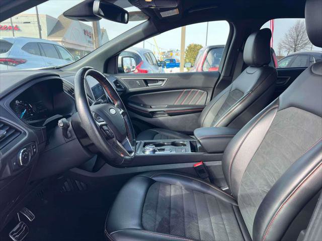 Used 2022 Ford Edge ST-Line w/ Cargo Accessory Package image 16