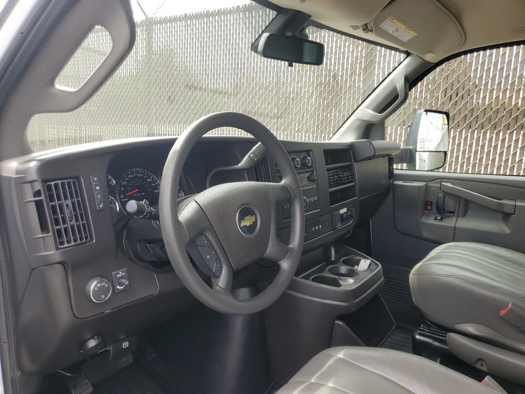 Used 2024 Chevrolet Express 3500 w/ Power Convenience Package RWD image 17