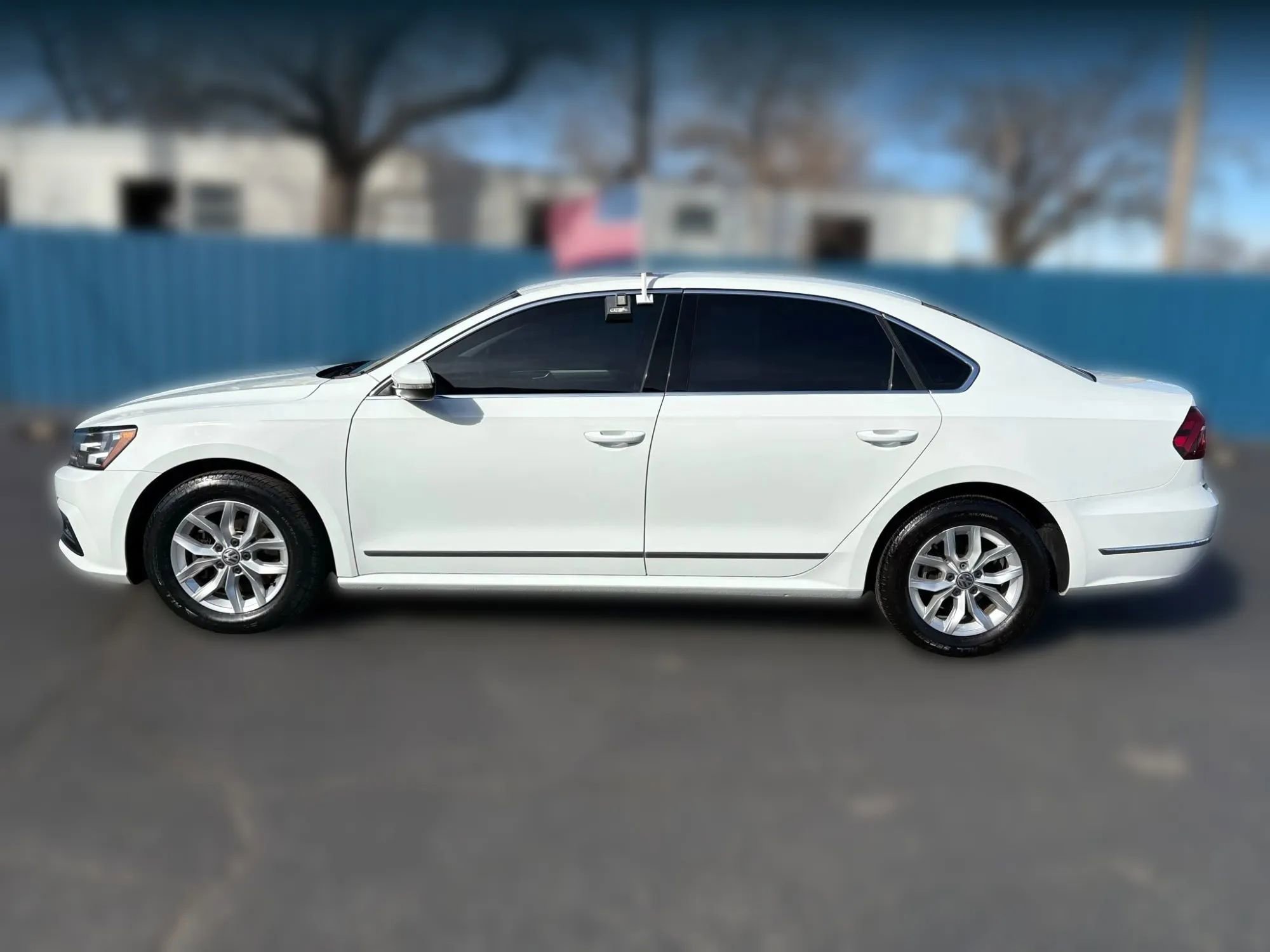 Used 2017 Volkswagen Passat 1.8T S image 4