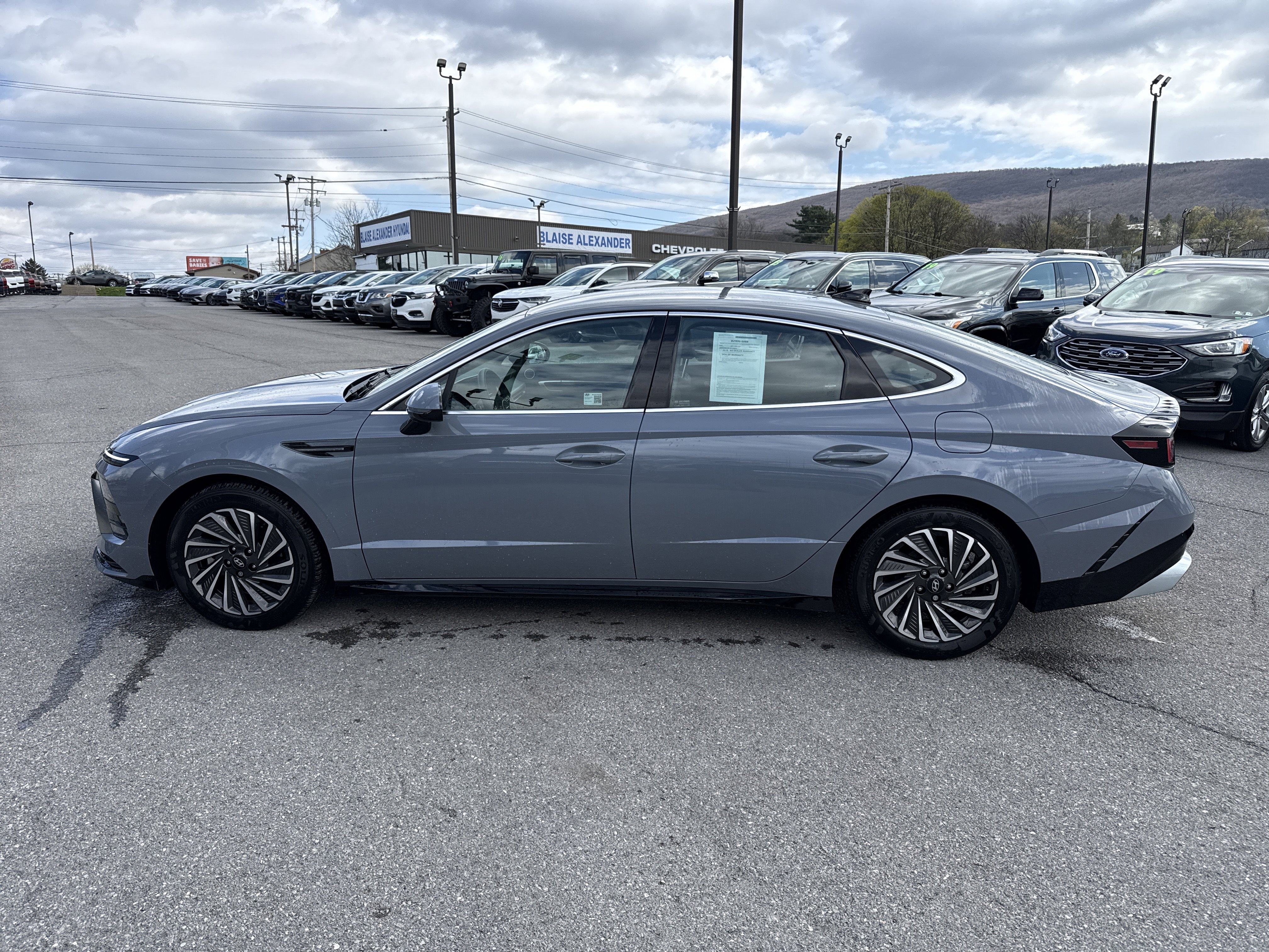Used 2025 Hyundai Sonata SEL FWD image 6