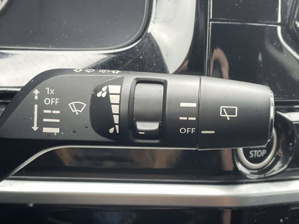 Used 2024 Nissan Pathfinder SV AWD/4WD image 31