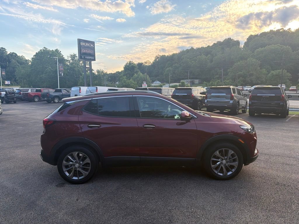 Used 2023 Buick Encore GX Essence w/ Experience Buick Package FWD image 2