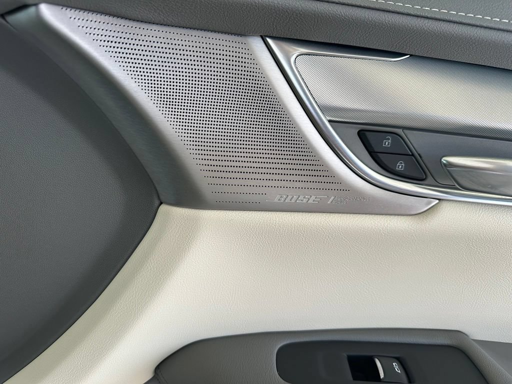 Certified 2022 Cadillac XT5 Premium Luxury w/ Technology Package FWD image 40