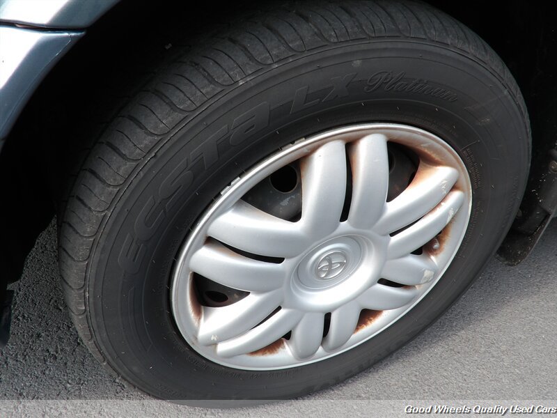 Used 2001 Toyota Camry LE FWD image 12