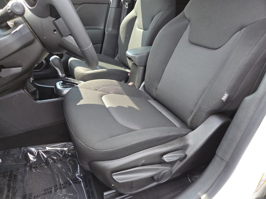 Used 2022 Jeep Renegade Sport w/ Sport Appearance Group FWD image 28