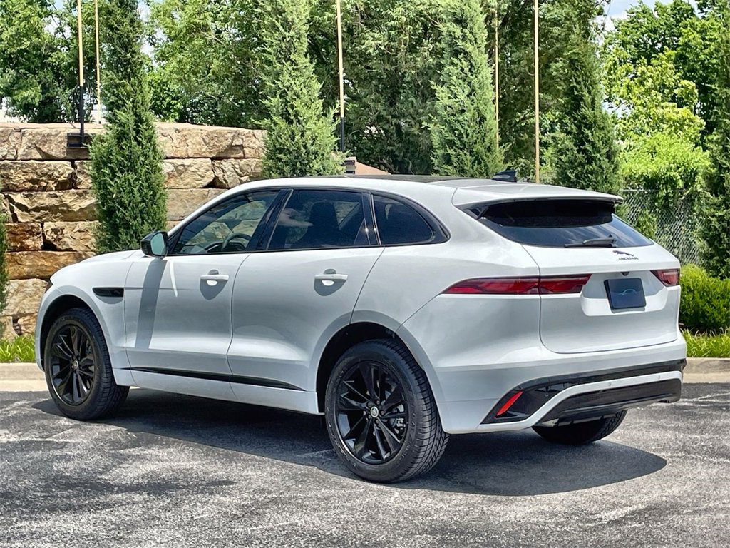 Used 2025 Jaguar F-PACE R-Dynamic S image 3